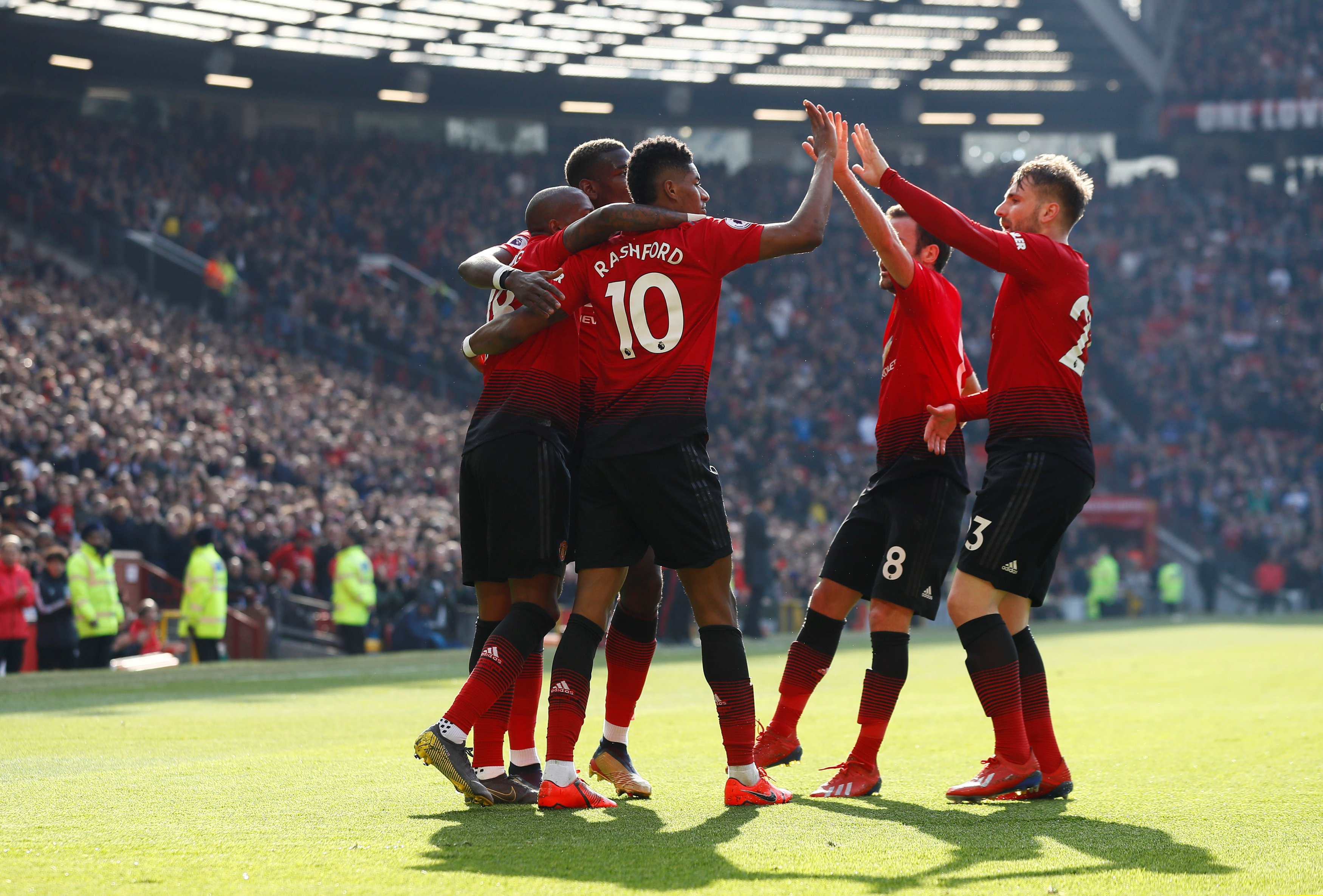 他不仅以精 他不仅以精